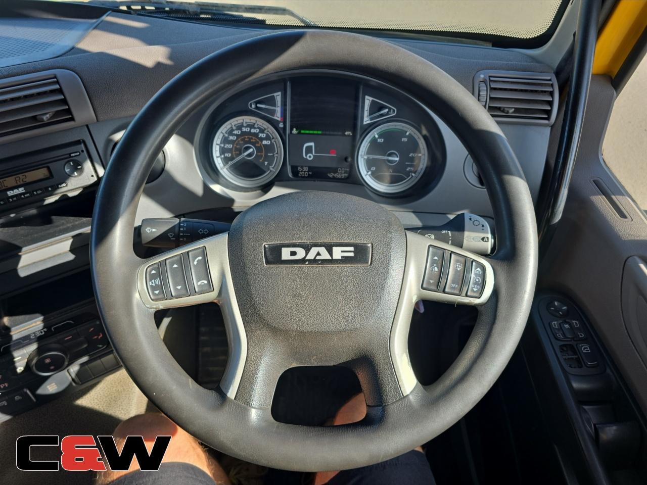 Vehicle image 32